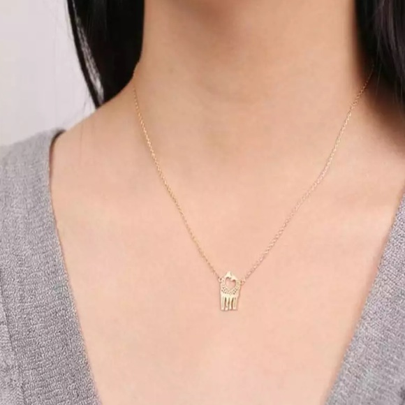 Gold Giraffe heart Necklace - Picture 3 of 5